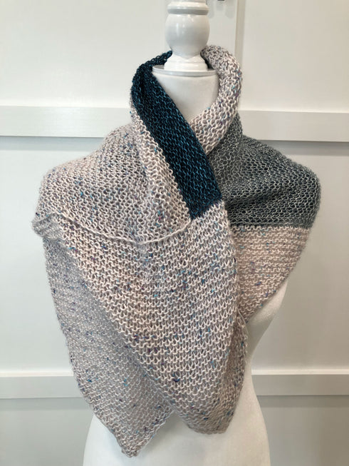Modular KNITTING PATTERN: Shaded Square Scarf